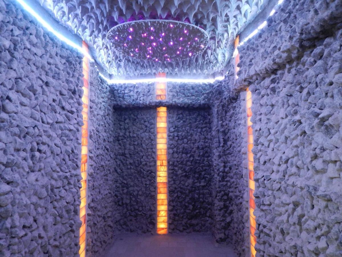 Hotel Traian Caciulata Călimăneşti Dış mekan fotoğraf